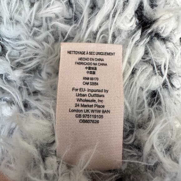 Free People Jacket Fluffy Dolman Faux Fur Boho Fall Winter Cozy Bohemian XS/S - Picture 8 of 11